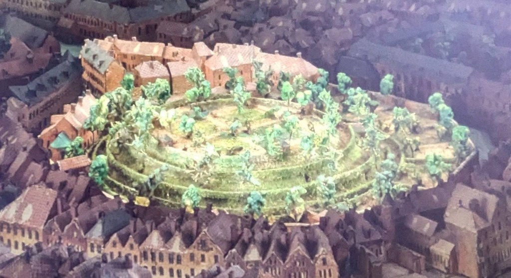 LILLE: Lets go back to the beginning (or how I learned what a Madame Motte&nbsp;is)